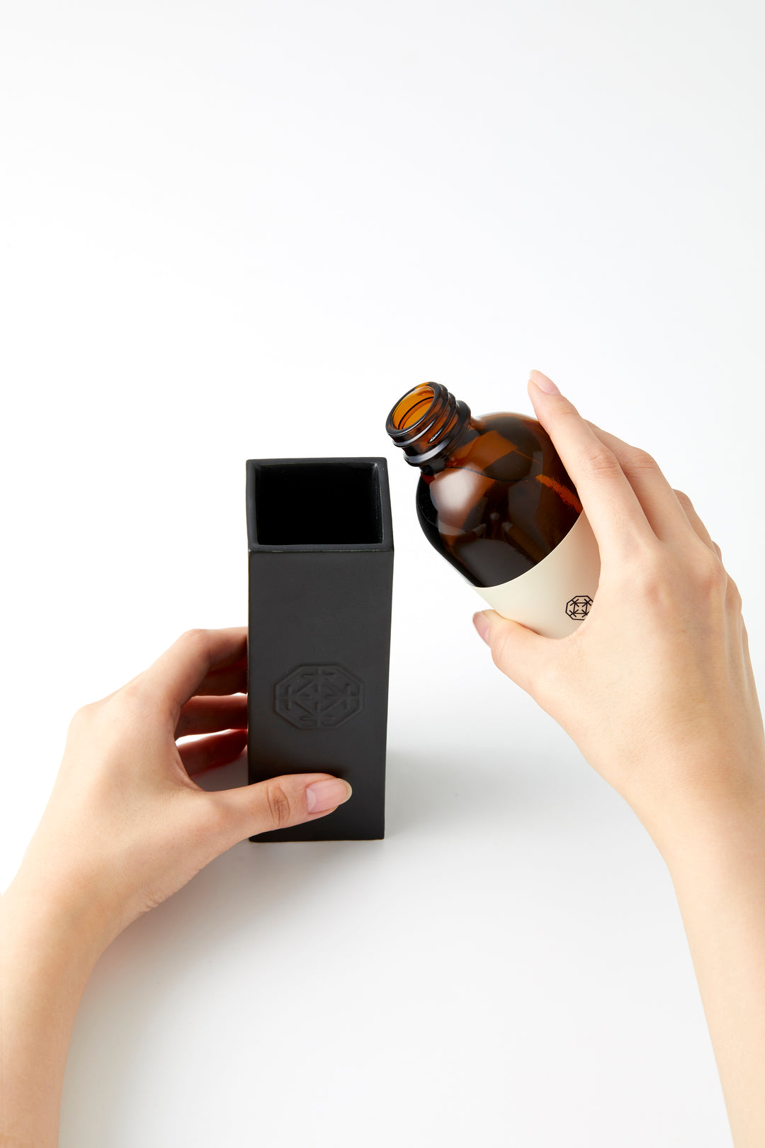 KITOWA Porcelain Diffuser Refill KUSUNOKI | Normcore Fragrance